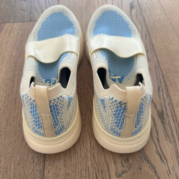 EUC APL techloom bliss sneakers - Picture 5 of 6